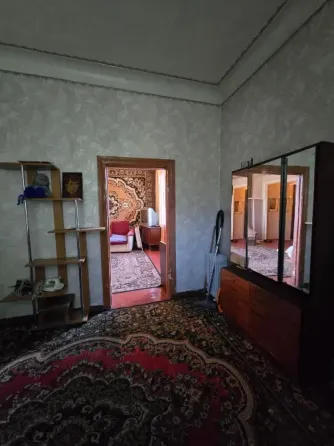 Продам 2-х комнатную квартир + гараж и летняя кухня, Гвардейка, 83-й квартал. Макеевка