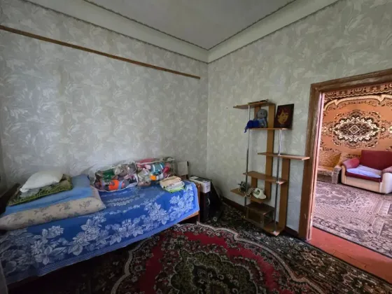 Продам 2-х комнатную квартир + гараж и летняя кухня, Гвардейка, 83-й квартал. Макеевка