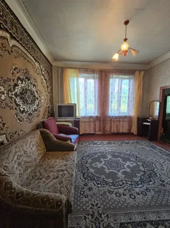 Продам 2-х комнатную квартир + гараж и летняя кухня, Гвардейка, 83-й квартал. Макеевка