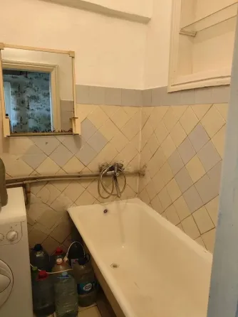 Продается 2х. комн сталинка , Киевский р-н , Ветка Донецк