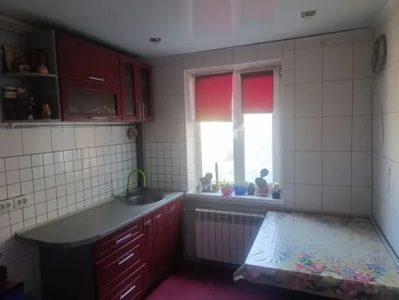 Сдается в аренду 3-ком. квартира, г. Торез, пр-т Гагарина (р-н ост. "Клубная") Торез