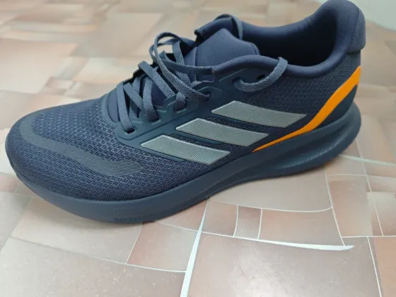 Продаются новые кроссовки Adidas Runfalcon 5. Макеевка