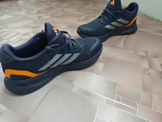 Продаются новые кроссовки Adidas Runfalcon 5. Макеевка