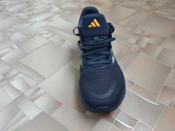Продаются новые кроссовки Adidas Runfalcon 5. Макеевка