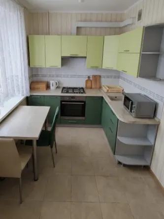 Кировский район (микрорайон широкий) квартира на 3-м этаже Донецк
