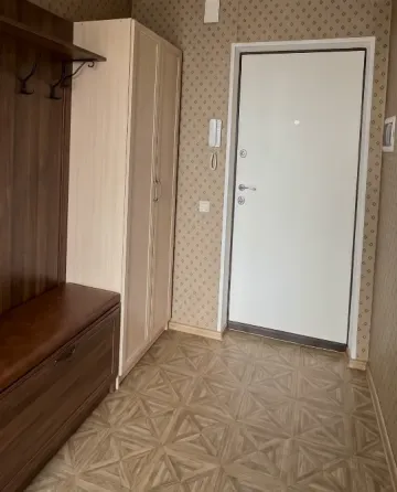 Кировский район (микрорайон широкий) квартира на 3-м этаже Донецк