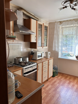 Продам трёхкомнатную квартиру Донецк