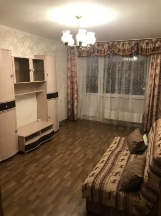 Сдам 2-комнатную квартиру в Донецке, Петровский район (ориентир -администрация района) Донецк