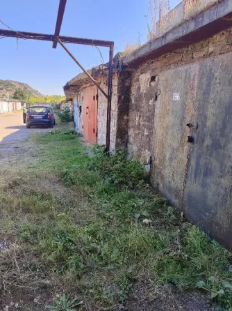 Продам большой капитальный гараж Донецк