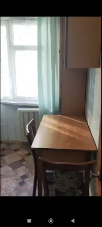 Сдам 2-х комнатную в Макеевке. Два новых дивана. Нагревательный бак. Всё необходимое есть. Макеевка