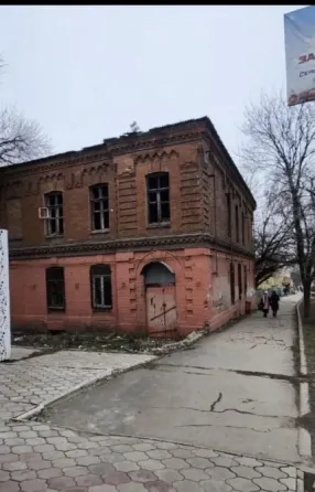 продаю отдельно стоящее здание 616 квадратов в самом центре Мариуполь