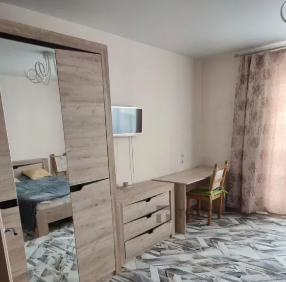 Сдается квартира в Калининском районе ориентир больница Калинина . Состояние отличное. Донецк