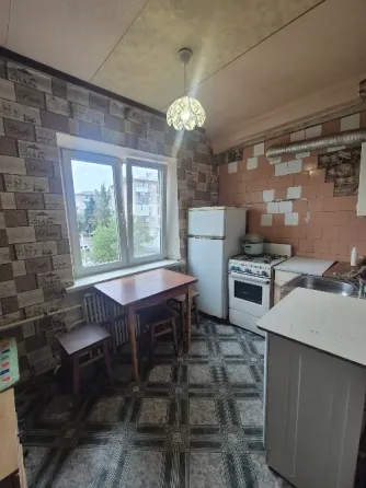 Продам 2х комн.квартиру в Буденновском районе пл.Буденного Донецк
