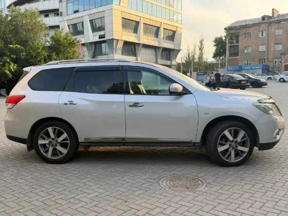 Продается Nissan Pathfinder Донецк