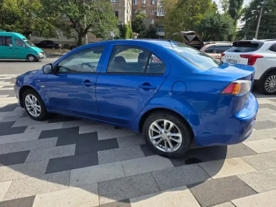 MITSUBISHI LANCER Донецк