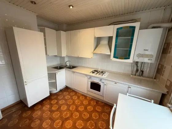Продажа от собственника 5-ти ком.кв., Автономка, 3/9 эт., 154 м.кв. - Макеевка-центр, ул. Руденко 36 Макеевка
