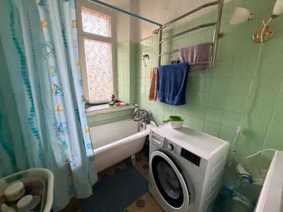 Продажа 3 х комнатной квартиры в сталинке возле Гастронома Москва ! Донецк