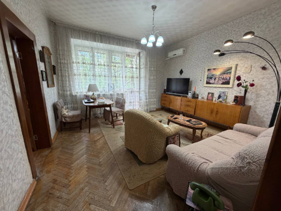 Продажа 3 х комнатной квартиры в сталинке возле Гастронома Москва ! Донецк