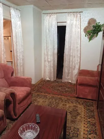 Продам 2 комнатную квартиру в центре Харцызска Харцызск