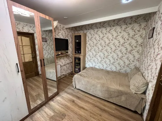 Продам трëхкомнатную квартиру Мариуполь