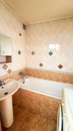 Продажа 2 комн. кв., ул. Стадионная (ориентир Цирк) Донецк