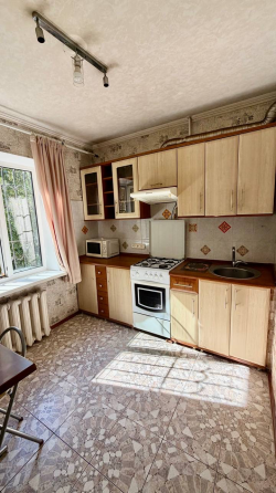 Продажа 2 комн. кв., ул. Стадионная (ориентир Цирк) Донецк