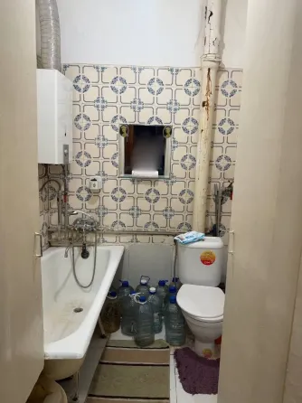 Продается сталинка в самом центре Донецка Донецк