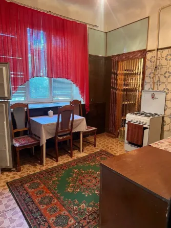 Продается сталинка в самом центре Донецка Донецк