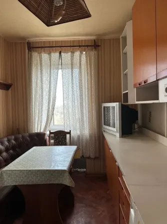 Продам трехкомнатную квартиру на Маяке Донецк