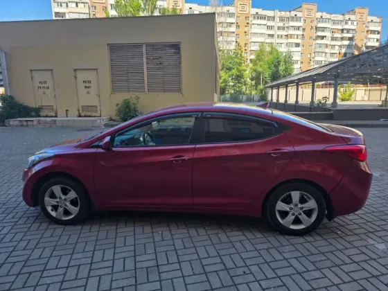 Продам Hyundai Elantra 2013 год 1,8 бензин/газ Донецк
