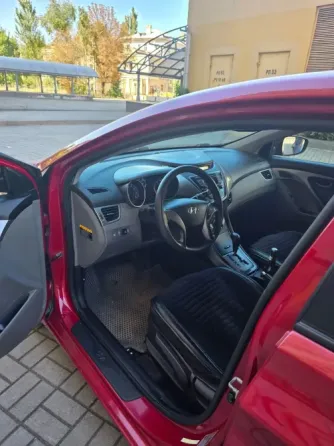 Продам Hyundai Elantra 2013 год 1,8 бензин/газ Донецк