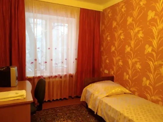 Продаётся 3 к.кв. м-н Азотный. Донецк