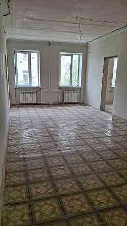 3-комн. квартира, 81,8 м², 2/4 этаж Мариуполь