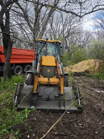 Услуги экскаватора погрузчика JCB 3CX Донецк