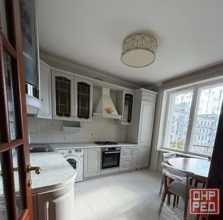 Свeтлaя 4-к. 94 м² с пaноpaмным видом, сталинка Куйбышевский район. мин, школa/сaд Донецк - изображение 2