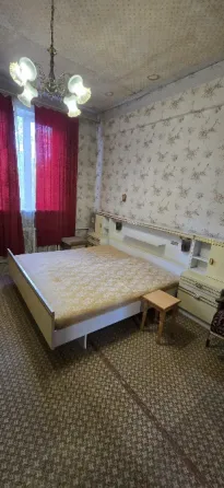 Продам 3-комн. квартиру Сталинку в самом центре Макеевки. Макеевка