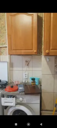 Продаю 2 ком м-н Привокзальный Киевский р-н Донецк