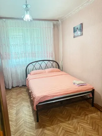 Продам 6 комнатную квартиру Калининский р-н, ул. Хлюпина 14 Донецк