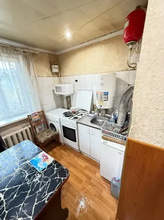 Продам 6 комнатную квартиру Калининский р-н, ул. Хлюпина 14 Донецк