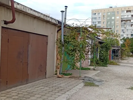 Капитальный гараж 24м2 с землёй в собственности, Восточный Мариуполь