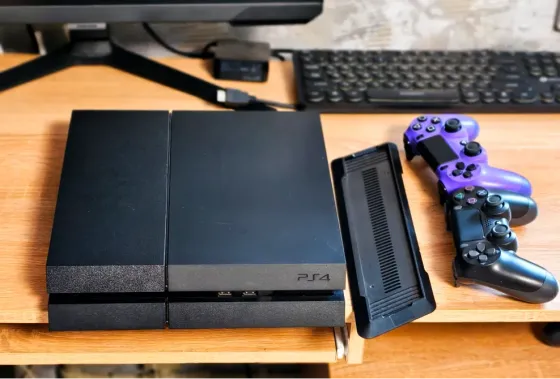 Продам прошитую PS4 Макеевка