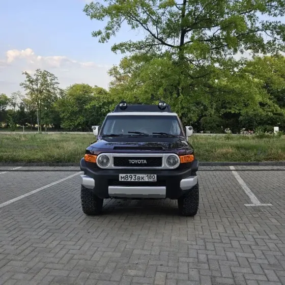 Продажа автомобиля в хорошем состоянии, Toyota FJ Cruiser. Донецк