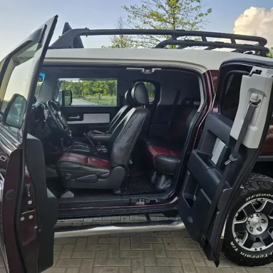 Продажа автомобиля в хорошем состоянии, Toyota FJ Cruiser. Донецк