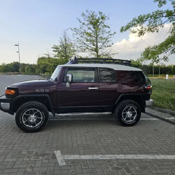 Продажа автомобиля в хорошем состоянии, Toyota FJ Cruiser. Донецк