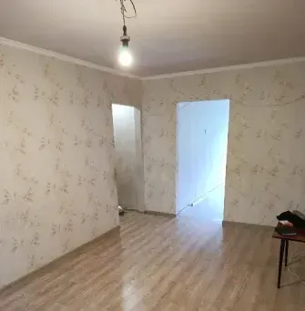 Продам 2-х комн. 2/5 Калининский район Донецк