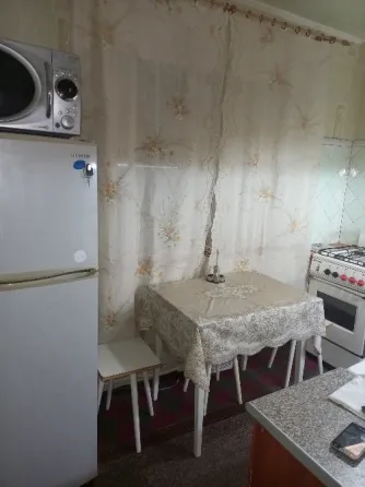 Сдаю,собственник 2-к кварт, 60 м2, 1/5 эт.на "доке" куйбыш. р-н Донецк