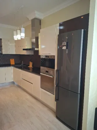 Новострой, 3к. кв-ра, дизайнерская, 100 м, закрытая территория, пр-кт 25 лет ркка. Донецк