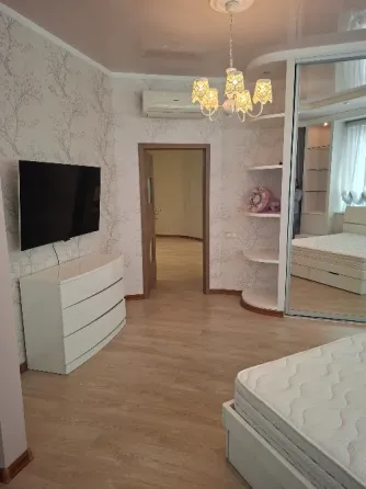 Новострой, 3к. кв-ра, дизайнерская, 100 м, закрытая территория, пр-кт 25 лет ркка. Донецк