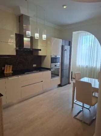 Новострой, 3к. кв-ра, дизайнерская, 100 м, закрытая территория, пр-кт 25 лет ркка. Донецк