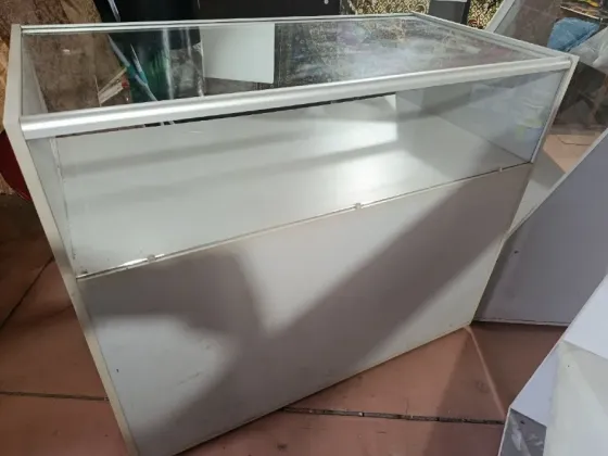 4 торговых прилавка. 3000 каждый. можно по отдельности Макеевка